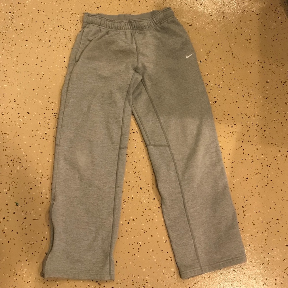 Grey Nike Therma-Fit Sweatpants